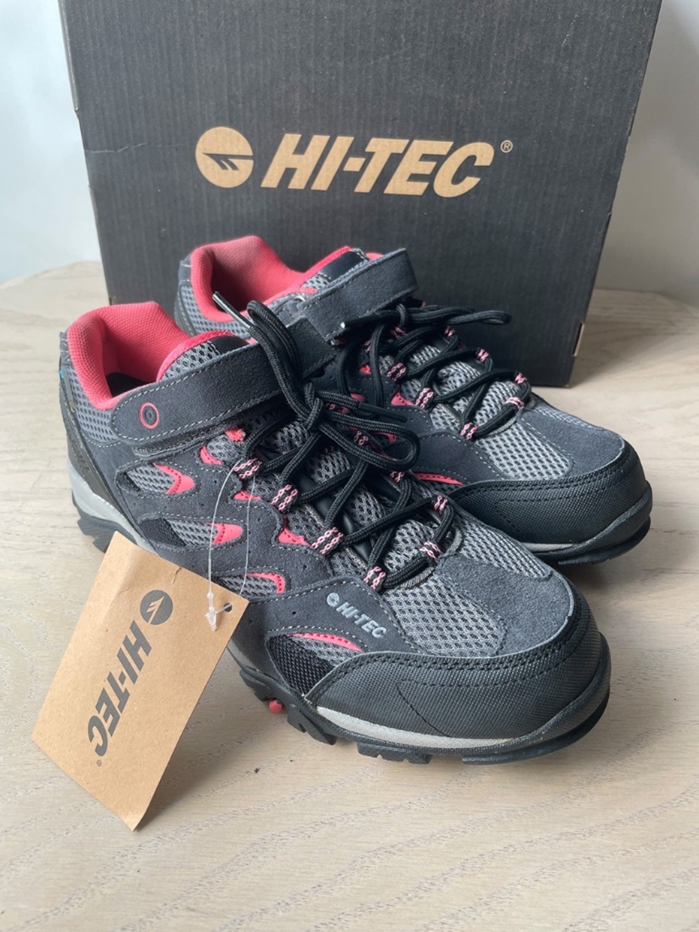 New HI-TEC kids Ravus Low EZ (Size 6M) Hiking Waterproof sneakers outdoor unisex